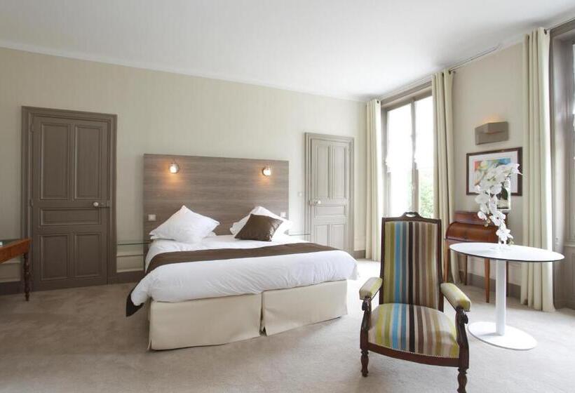 Номер Престиж, Château De La Barbinière