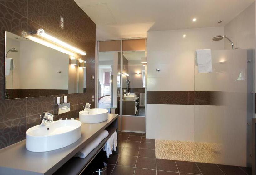 Полулюкс, Château De La Barbinière