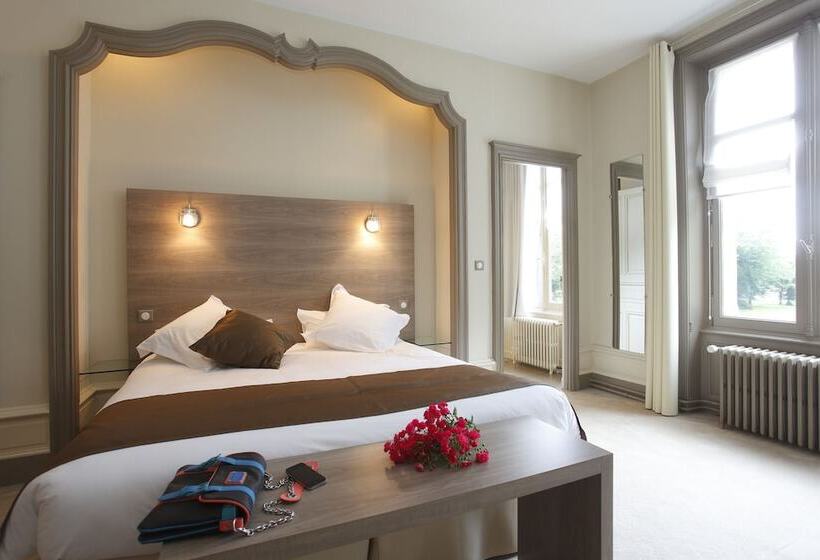 Полулюкс, Château De La Barbinière