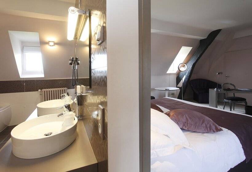 Полулюкс, Château De La Barbinière