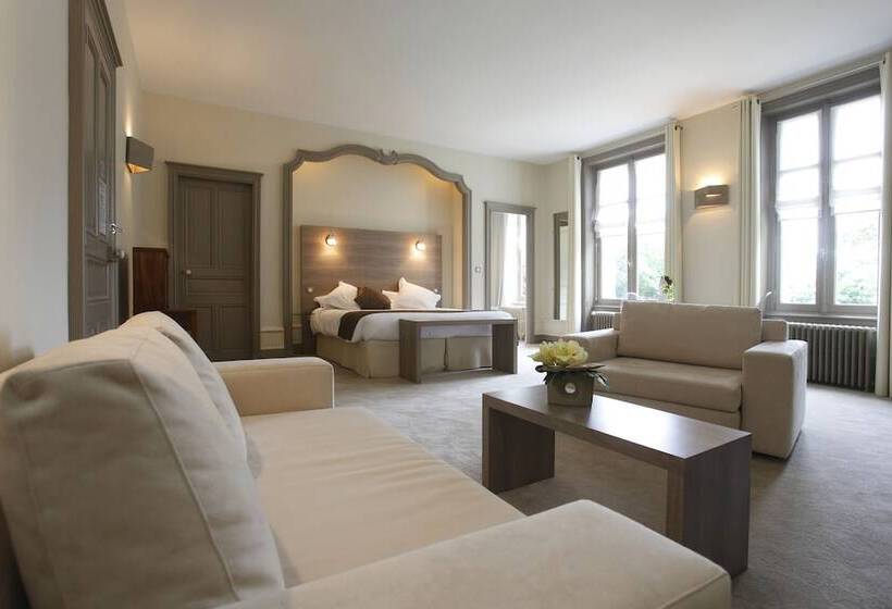 Полулюкс, Château De La Barbinière