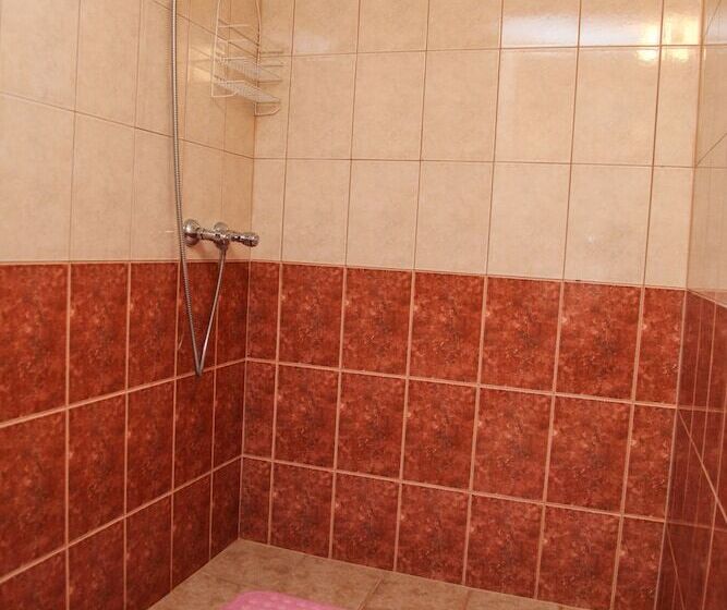 اتاق استاندارد سه نفره, Family Guesthouse In Forest Ana & Stjepan Nikolić