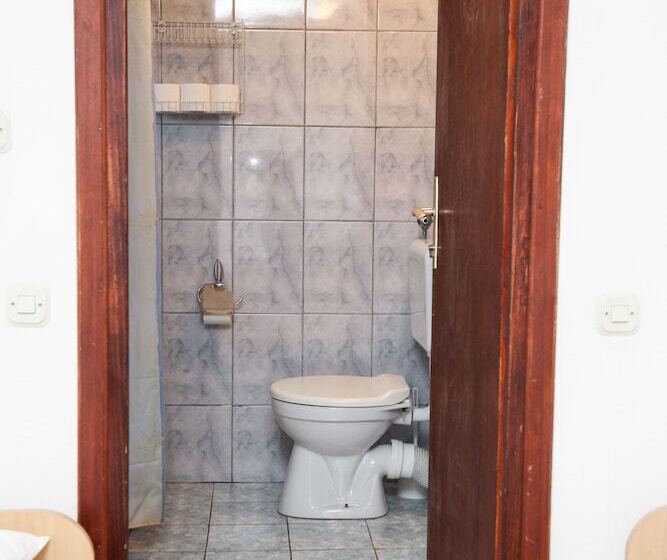 اتاق استاندارد سه نفره, Family Guesthouse In Forest Ana & Stjepan Nikolić