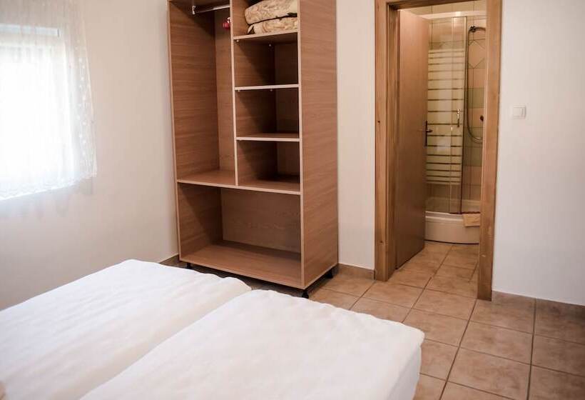 اتاق استاندارد یک نفره, Family Guesthouse In Forest Ana & Stjepan Nikolić