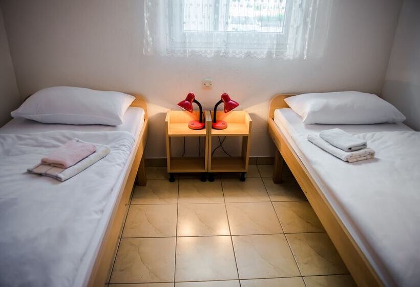 اتاق استاندارد, Family Guesthouse In Forest Ana & Stjepan Nikolić