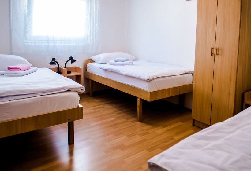 اتاق استاندارد سه نفره, Family Guesthouse In Forest Ana & Stjepan Nikolić