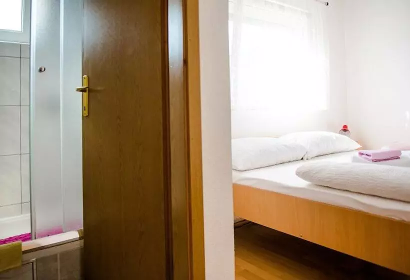 اتاق استاندارد یک نفره, Family Guesthouse In Forest Ana & Stjepan Nikolić