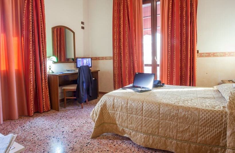 Pokój Superior Jednoosobowy, Fattoria Stocchi