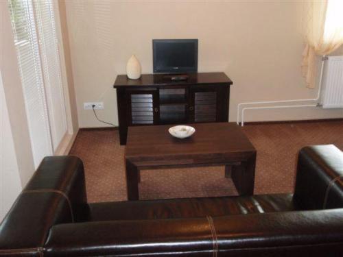 جناح جونيور, Galileo