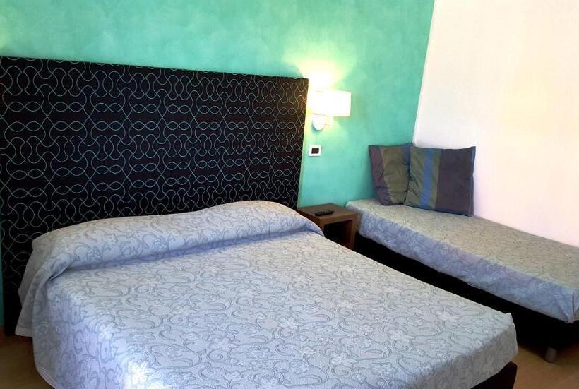 اتاق کلاسیک سه تخته, Ghirlandina