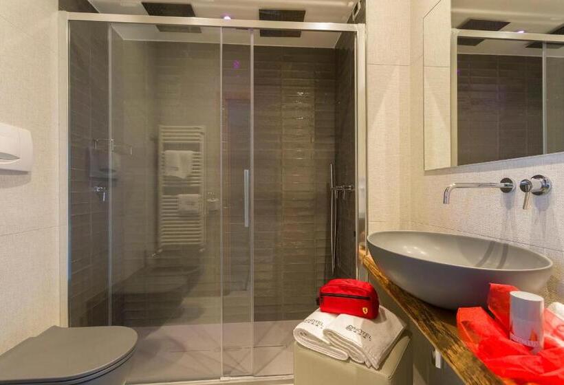 اتاق استاندارد, Ghirlandina