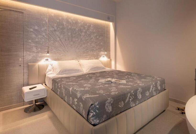 اتاق استاندارد, Ghirlandina