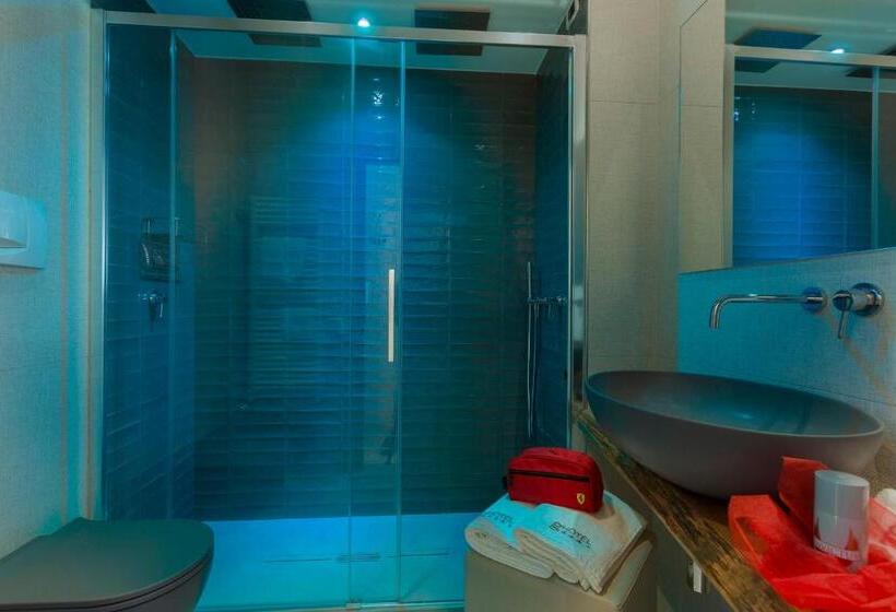 اتاق استاندارد, Ghirlandina