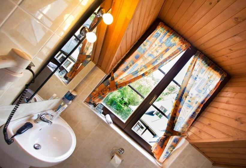 חדר סטנדרט יחיד, Golfer