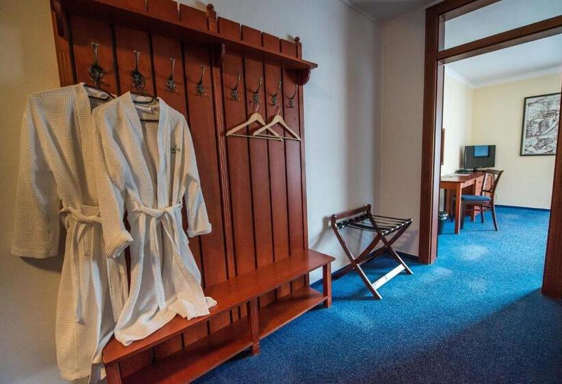 סוויטה, Golfer