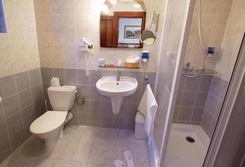 סוויטה, Golfer