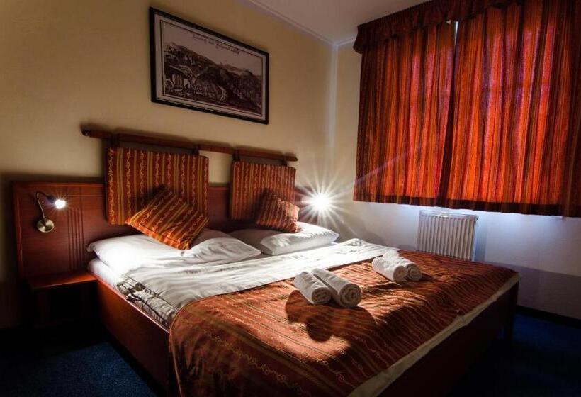 סוויטה, Golfer