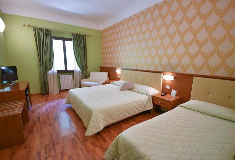 Номер Стандарт Трехместный, Il Cervo, Spa & Wellness, Bike