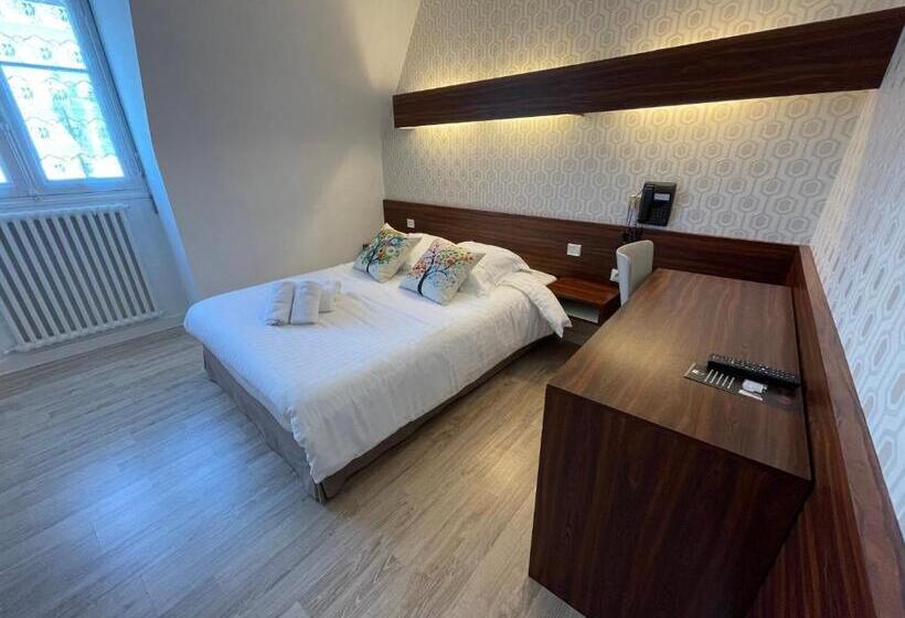 标准单人间, Le Relais De La Place