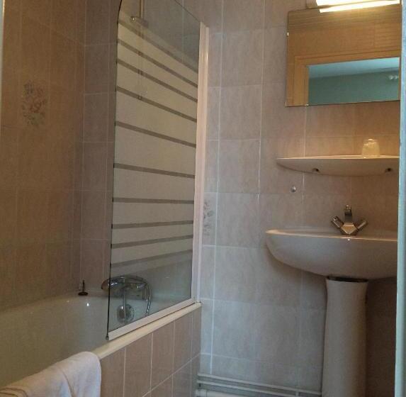 标准间, Le Relais De La Place