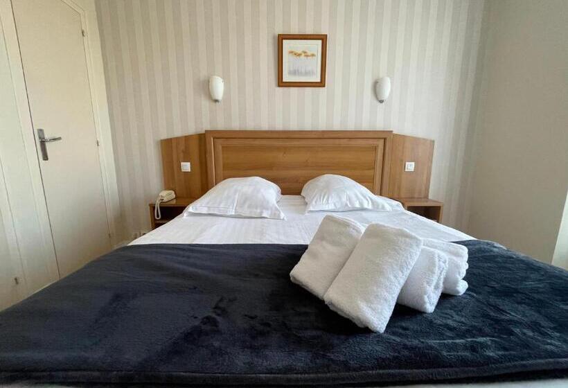 标准间, Le Relais De La Place