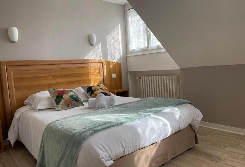 标准单人间, Le Relais De La Place