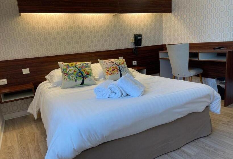 标准间, Le Relais De La Place