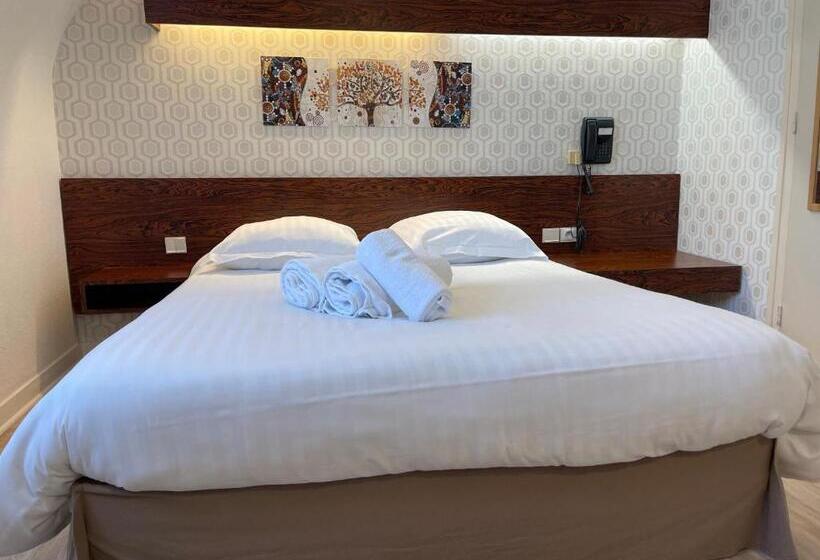 标准间, Le Relais De La Place