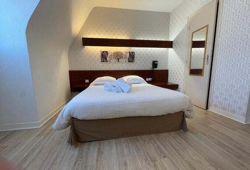 标准间, Le Relais De La Place