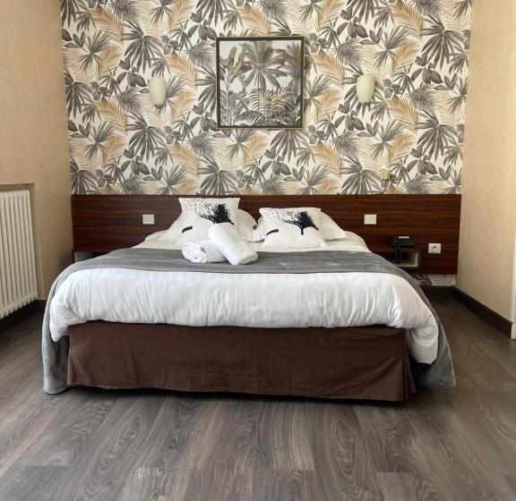 标准单人间, Le Relais De La Place