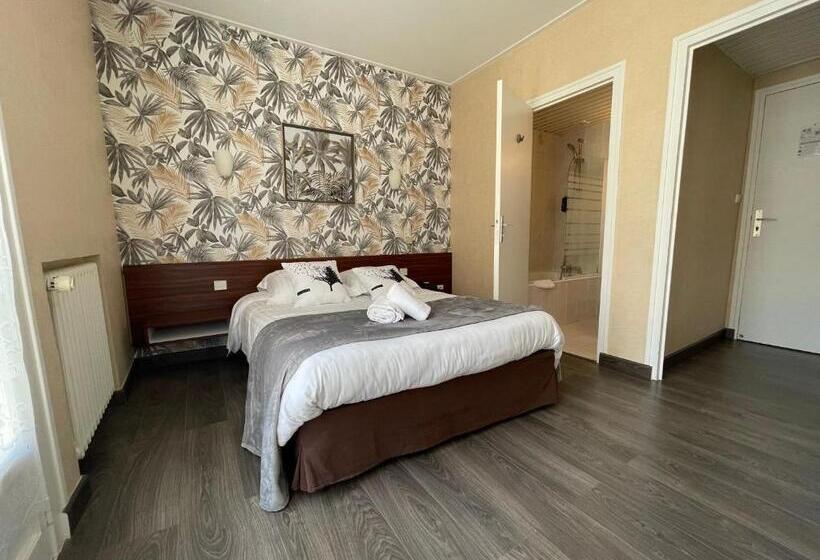 标准间, Le Relais De La Place