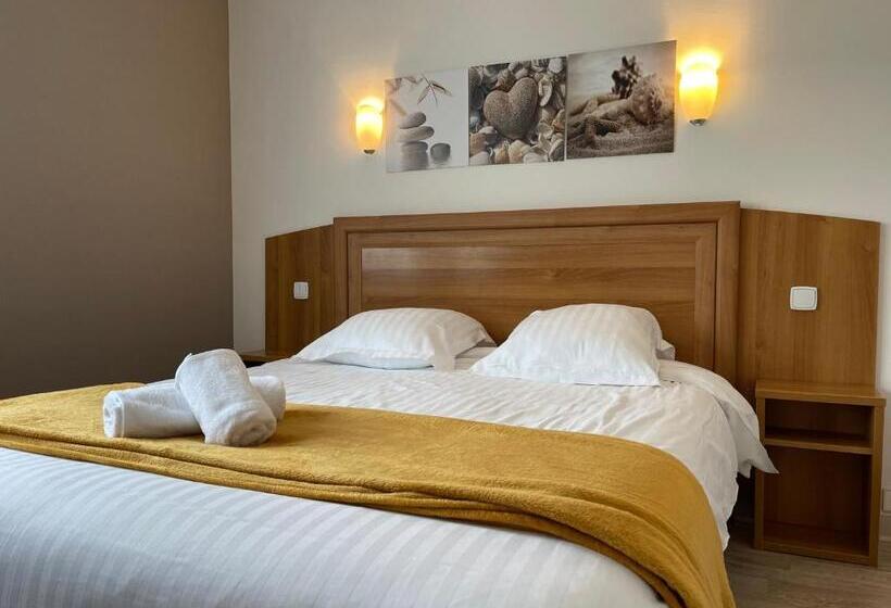 标准间, Le Relais De La Place