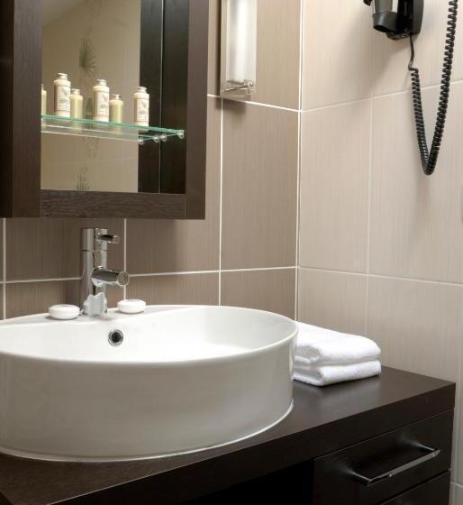 غرفة كومفورت, Logis Hôtel Tante Yvonne & Son Restaurant Semi Gastronomique   Lyon Nord