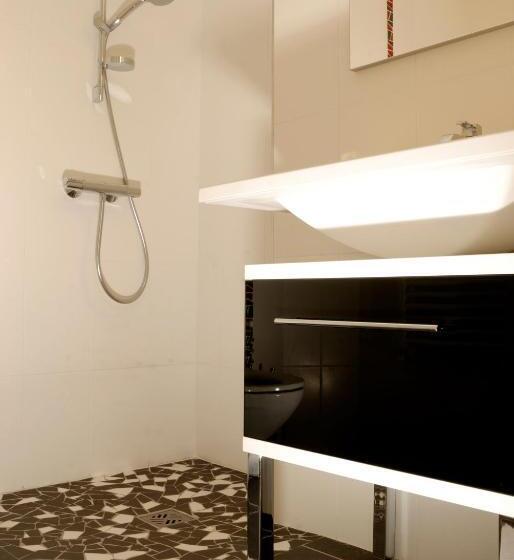 غرفة كومفورت, Logis Hôtel Tante Yvonne & Son Restaurant Semi Gastronomique   Lyon Nord