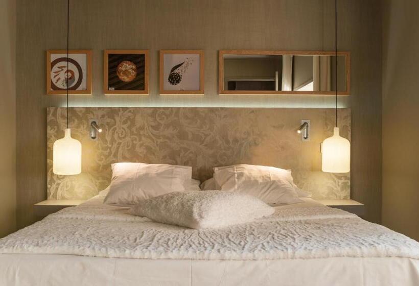 غرفة سوبيريور, Logis Hôtel Tante Yvonne & Son Restaurant Semi Gastronomique   Lyon Nord