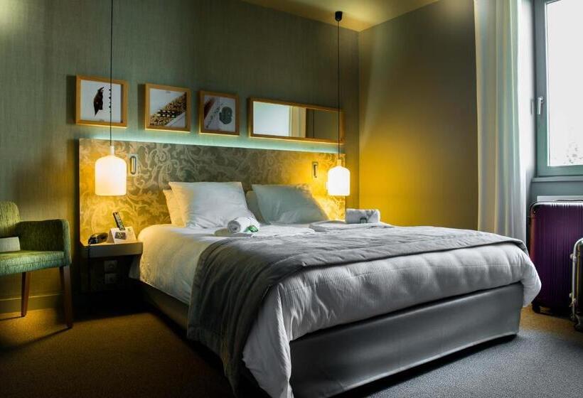 غرفة سوبيريور, Logis Hôtel Tante Yvonne & Son Restaurant Semi Gastronomique   Lyon Nord