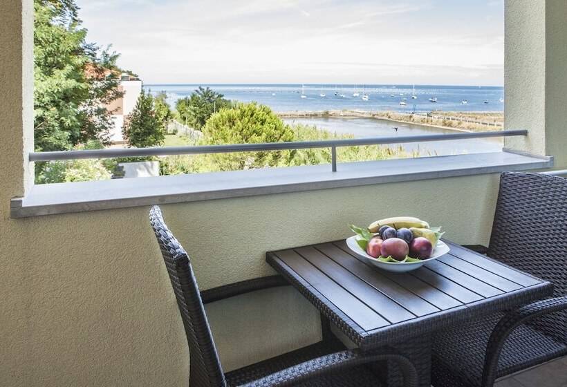 اتاق استاندارد با بالکن و چشم‌انداز دریا, Oleander  Oleander Resort