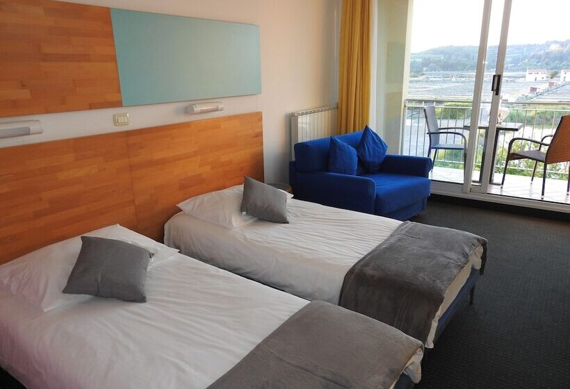 اتاق استاندارد با بالکن و چشم‌انداز دریا, Oleander  Oleander Resort