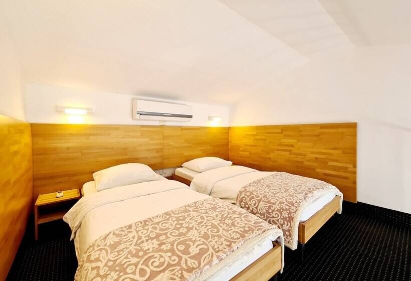 اتاق خانوادگی با چشم‌انداز دریا, Oleander  Oleander Resort