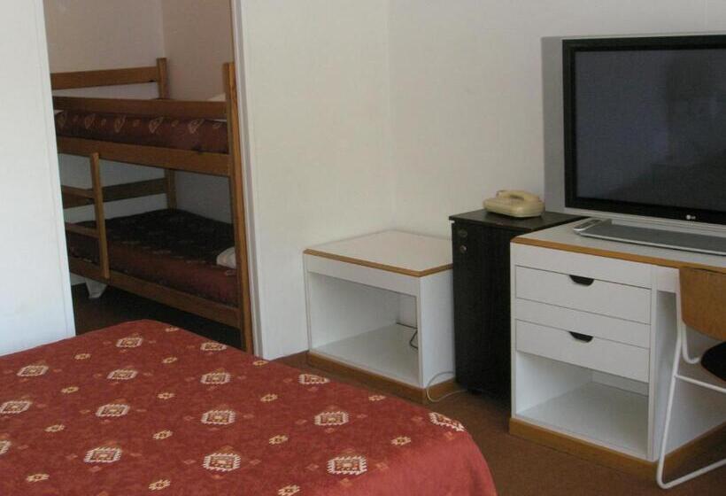 غرفة عائلية, Hôtel Restaurant Pavillon Carina