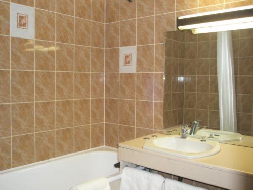 غرفة كلاسيكية فردية, Hôtel Restaurant Pavillon Carina