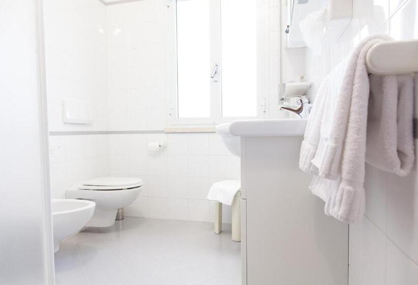 Семейный Номер, Allegroitalia Alassio Rosa