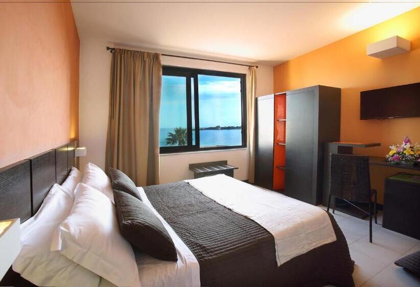 オーシャンビュージュニアスイート, San Giovanni