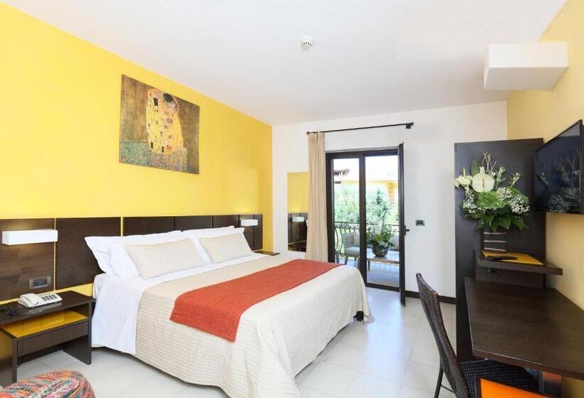 庭の見えるバルコニー月スタンダードルーム, San Giovanni