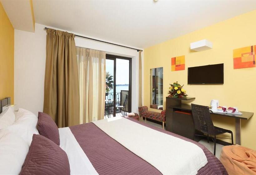 バルコニーつきオーシャンビュースーペリアルーム, San Giovanni