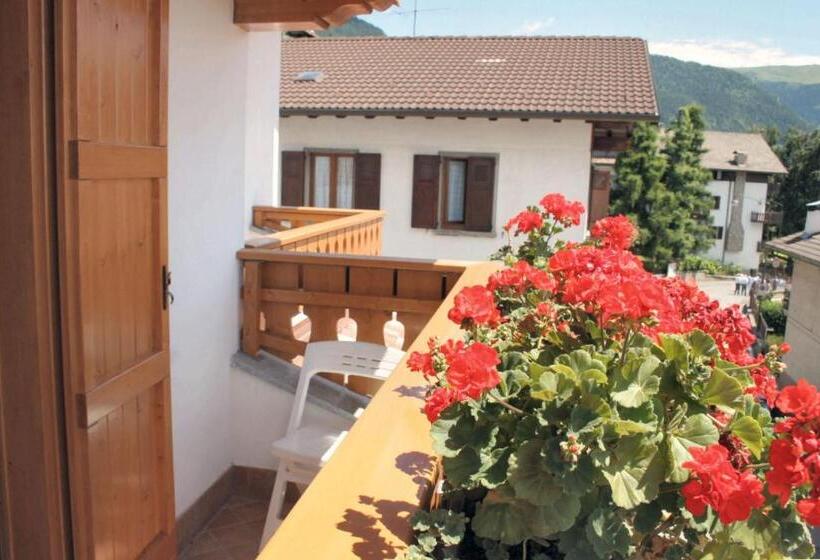 اتاق استاندارد با بالکن, Sole