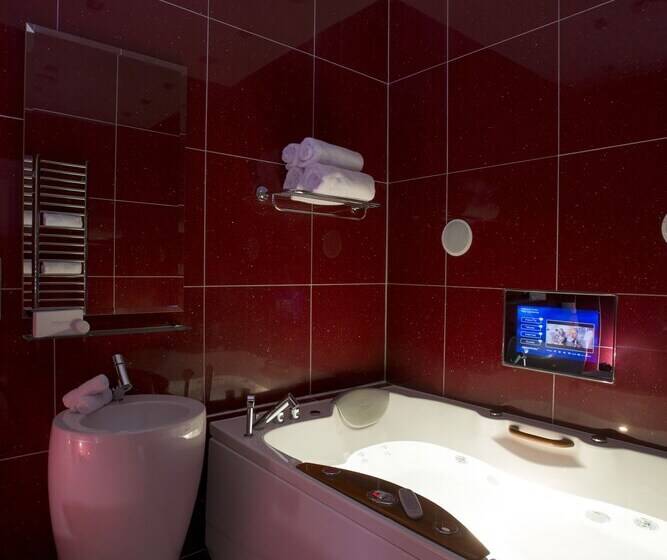 חדר סופריור עם מיטת קינג, The Clarence Boutique Rooms