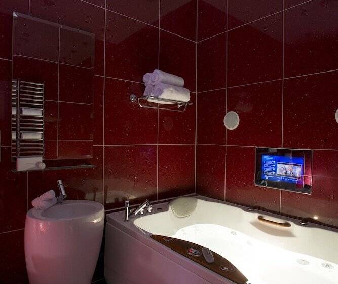 חדר סופריור עם מיטת קינג, The Clarence Boutique Rooms