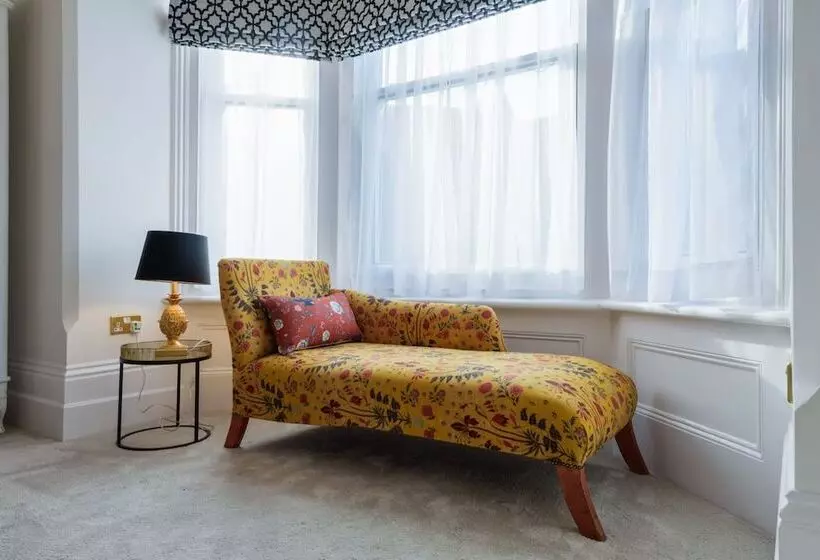 キングサイズベッドのスーペリアルーム, The Clarence Boutique Rooms