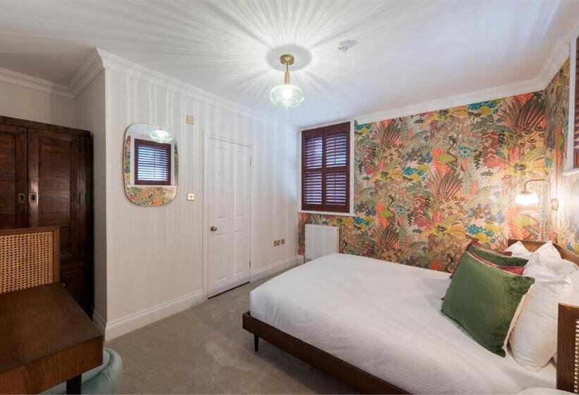 חדר אקזקיוטיב חדר קינג, The Clarence Boutique Rooms